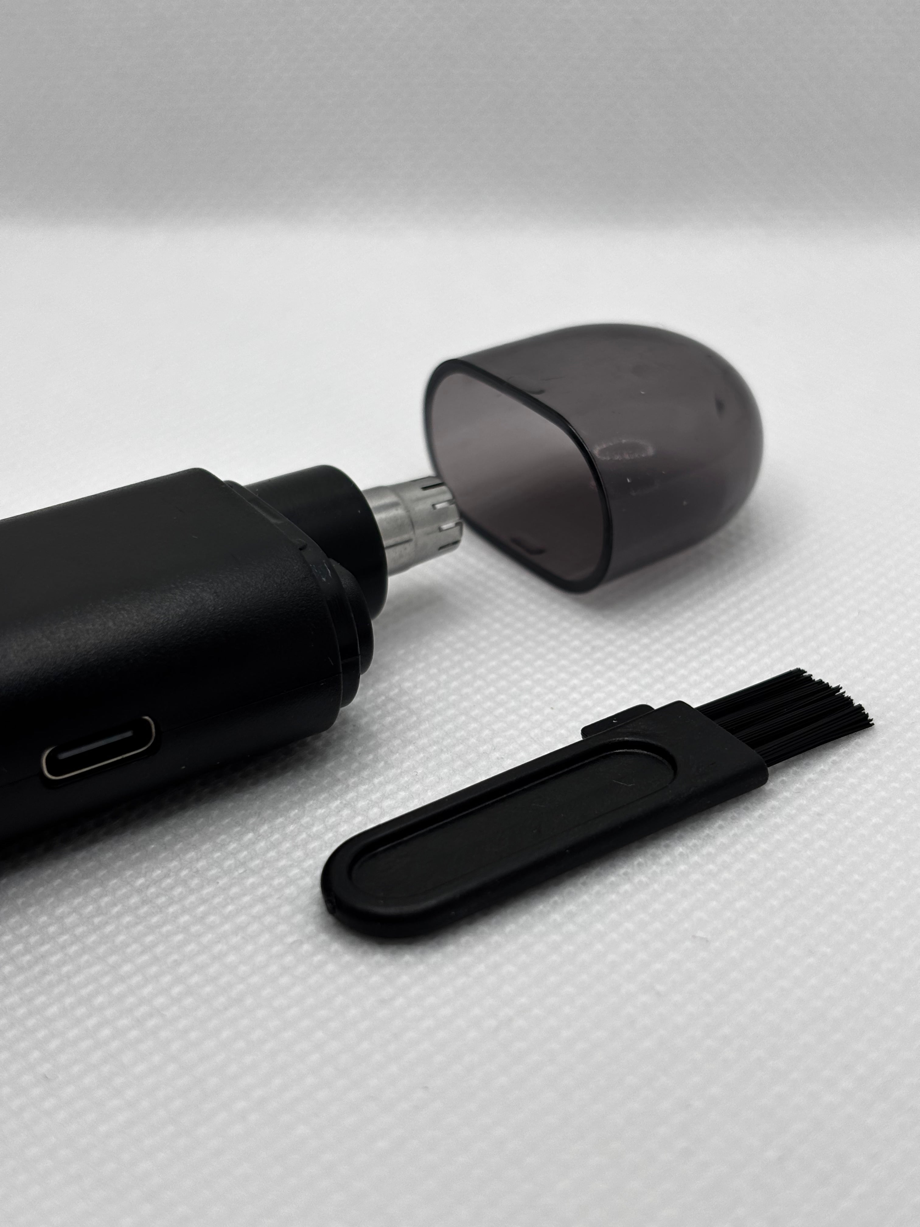 NIXORA™ Rechargeable Nose & Ear Hair Trimmer – Safe, Painless Precision Grooming